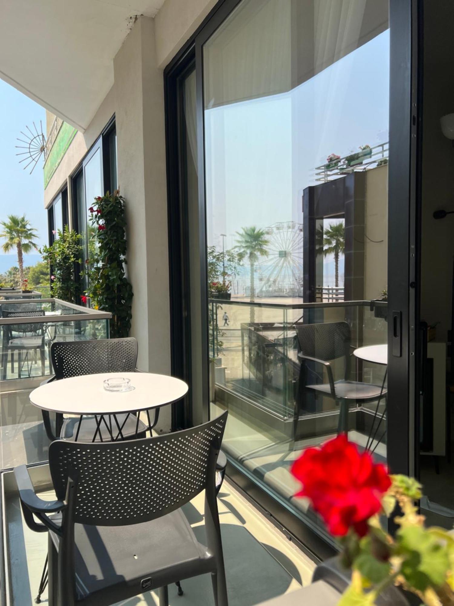Dot Tradition Hotel Wlora