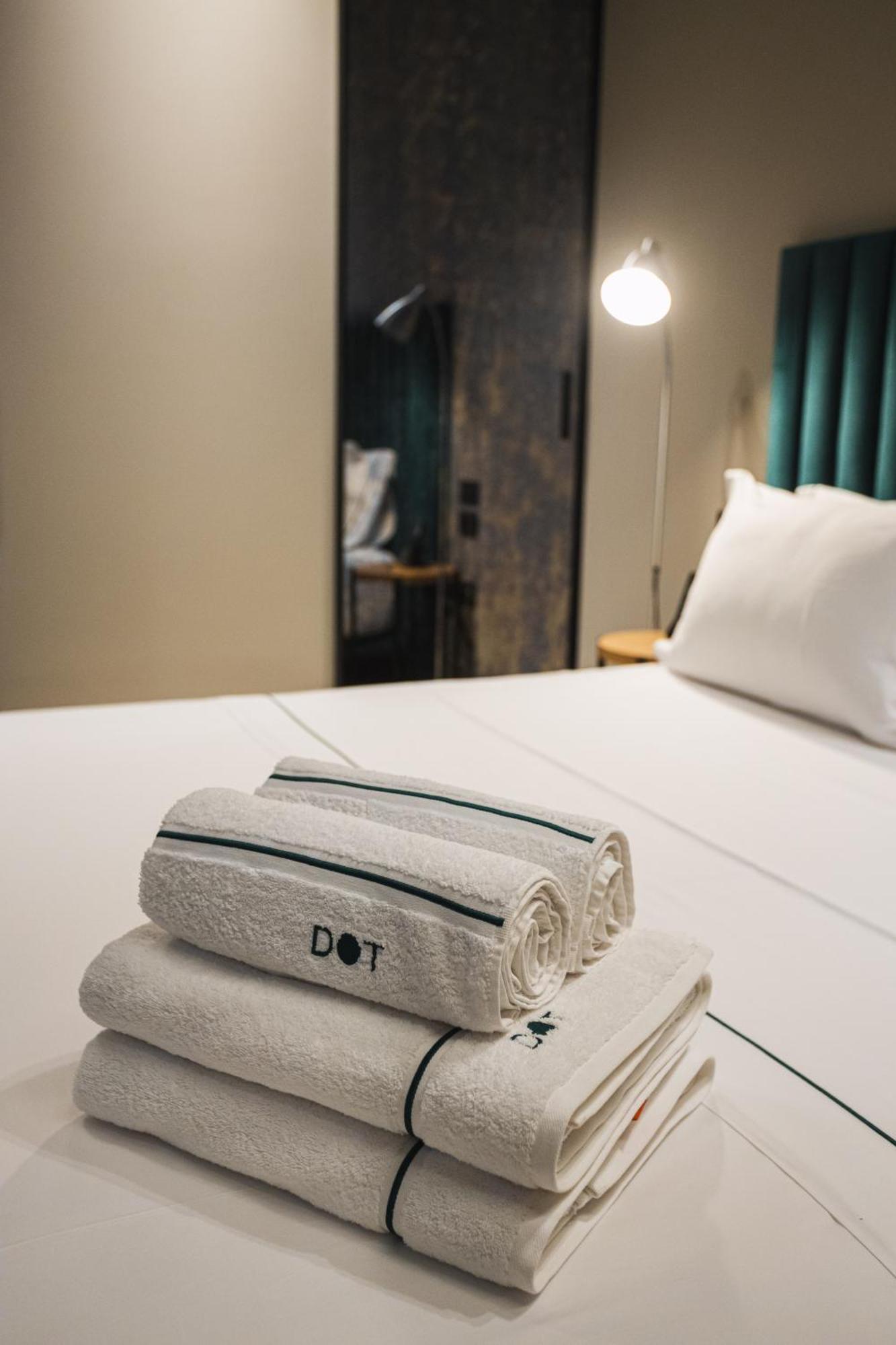Dot Tradition Hotel Wlora